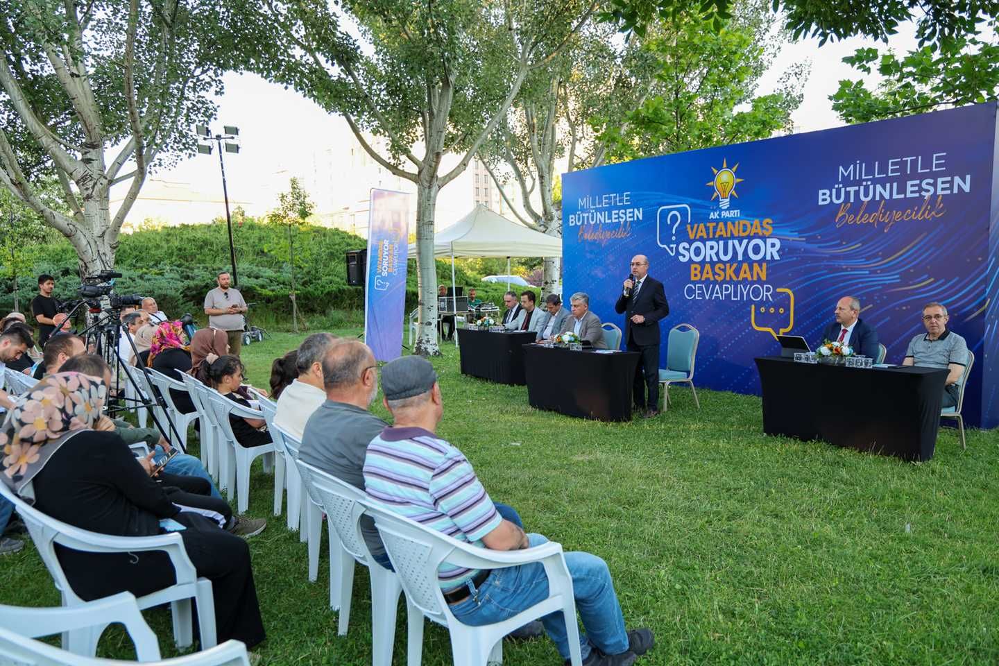 “Vatandaş Soruyor, Başkan Cevaplıyor” Programı Akıncılar, Dumlupınar ve Yazır Mahallelerinde Gerçekleştirildi