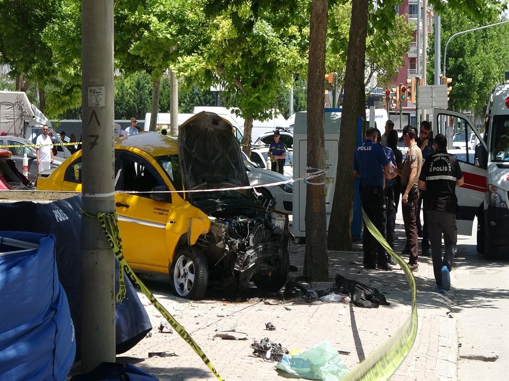 Konya'da aşırı hız dehşeti: Anne ve kızını hayattan kopardı!