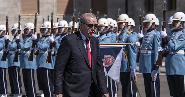 Cumhurbaşkanı Erdoğan: 15 Temmuz'da hevesleri kursaklarında kalanlar hala fırsat kolluyor
