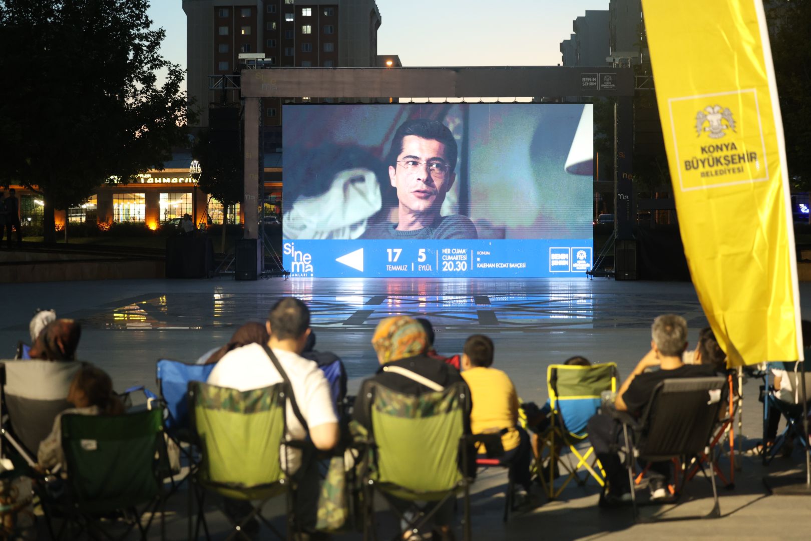 Konya Büyükşehir’in "Sinema Akşamları" Konyalıları Açık Havada Buluşturuyor