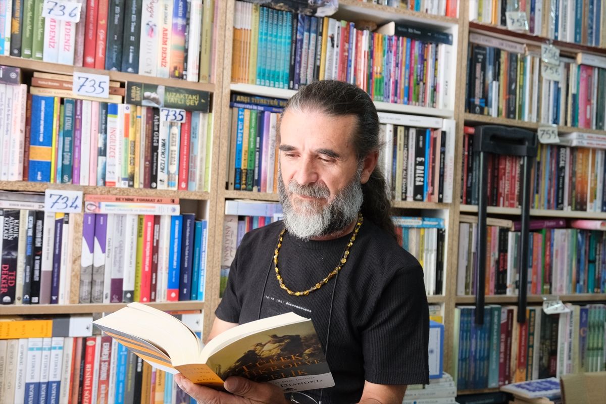 Konya’da 48 Yıllık Kitap Sevdası: 53 Bin Eserlik Sahaf Dükkânı