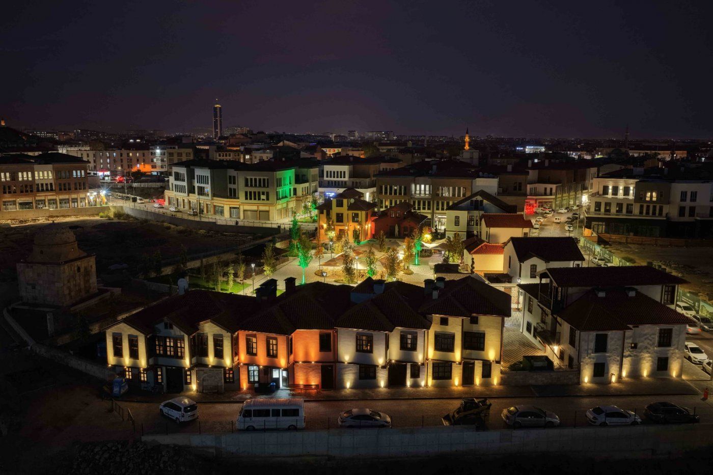 Sırçalı Hotel ilk yaşını kutladı