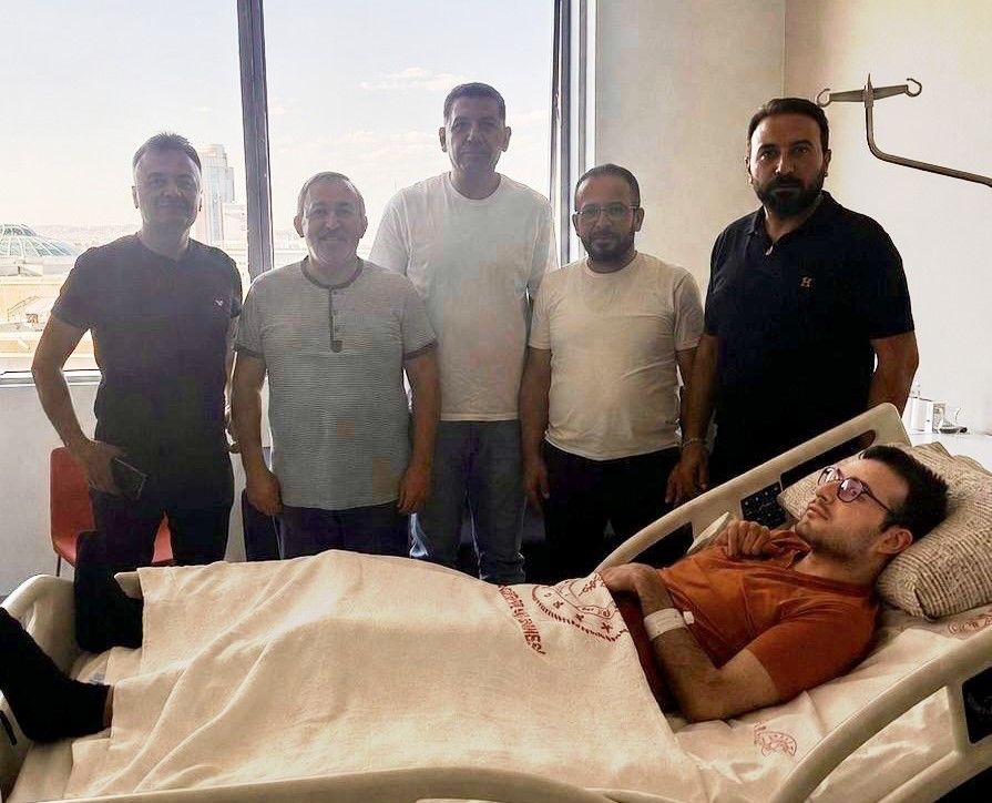 Yeni Medya Cemiyeti’nden Mustafa Tatlısu ve oğlu Emir’e geçmiş olsun ziyareti
