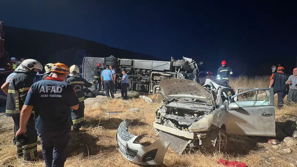 Gaziantep'te katliam gibi kaza: 7 kişi hayatını kaybetti, 13 yaralı! 