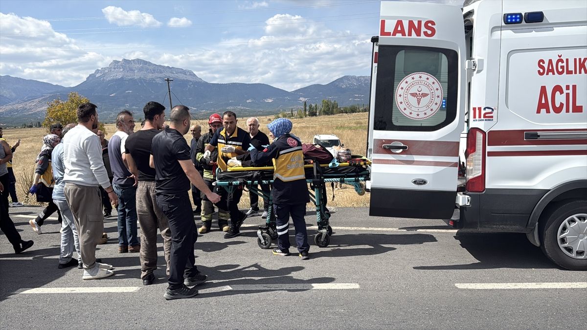 Seydişehir'deki trafik kazasında 3 kişi yaralandı